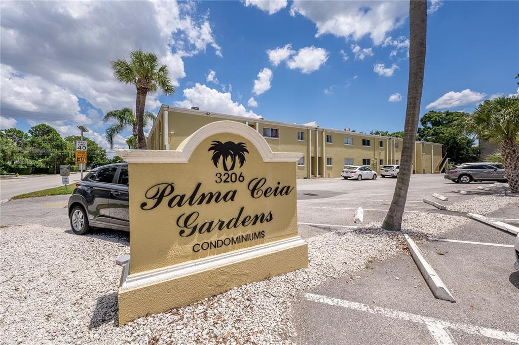3206 W AZEELE STREET UNIT 129 TAMPA, FL 33609