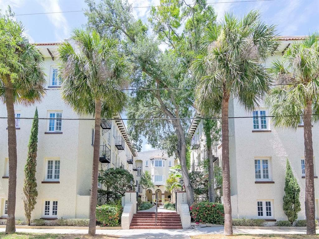 2117 W DEKLE AVENUE UNIT F1 TAMPA, FL 33606