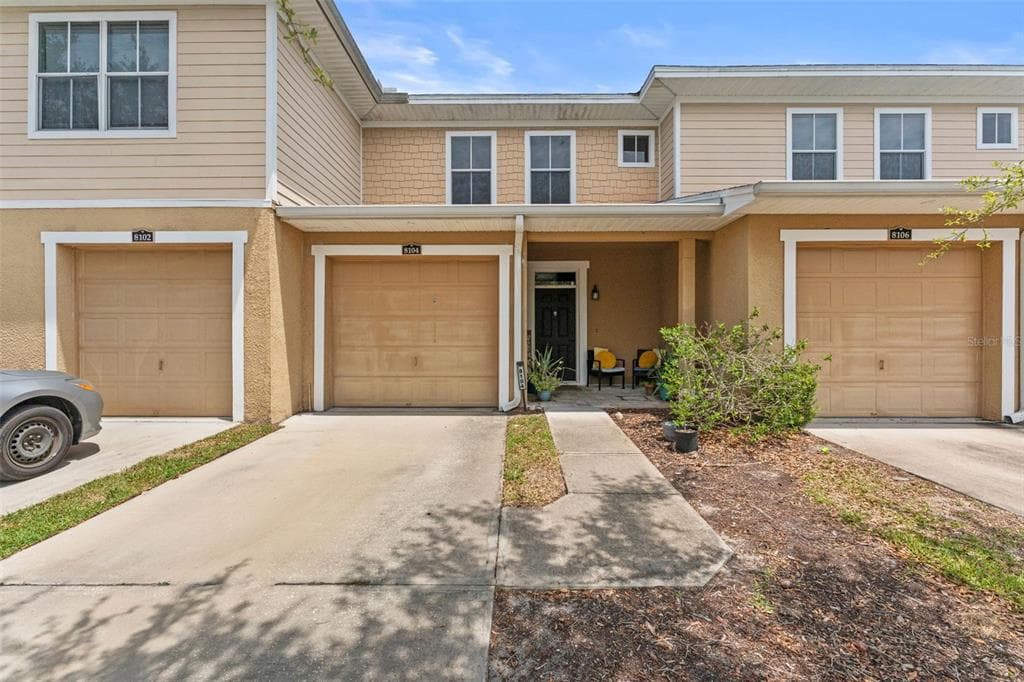 8104 DOWNPATRICK COURT TAMPA, FL 33610