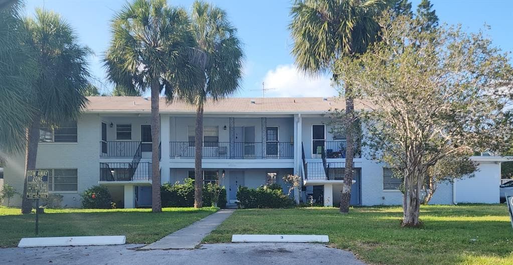 2501 RENATTA DRIVE UNIT 1 BELLEAIR BLUFFS, FL 33770
