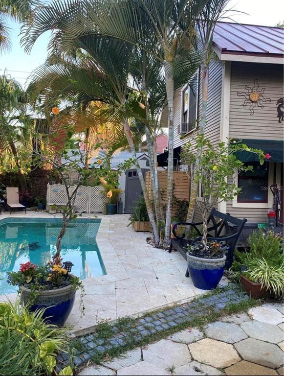 235 1/2 7TH AVENUE NE UNIT A furnished ST PETERSBURG, FL 33701