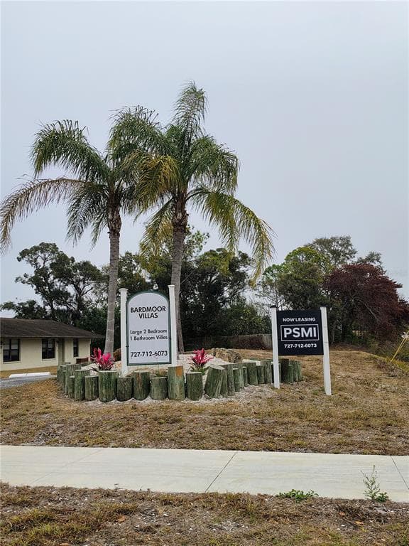 9530 LYNN LANE UNIT B SEMINOLE, FL 33777