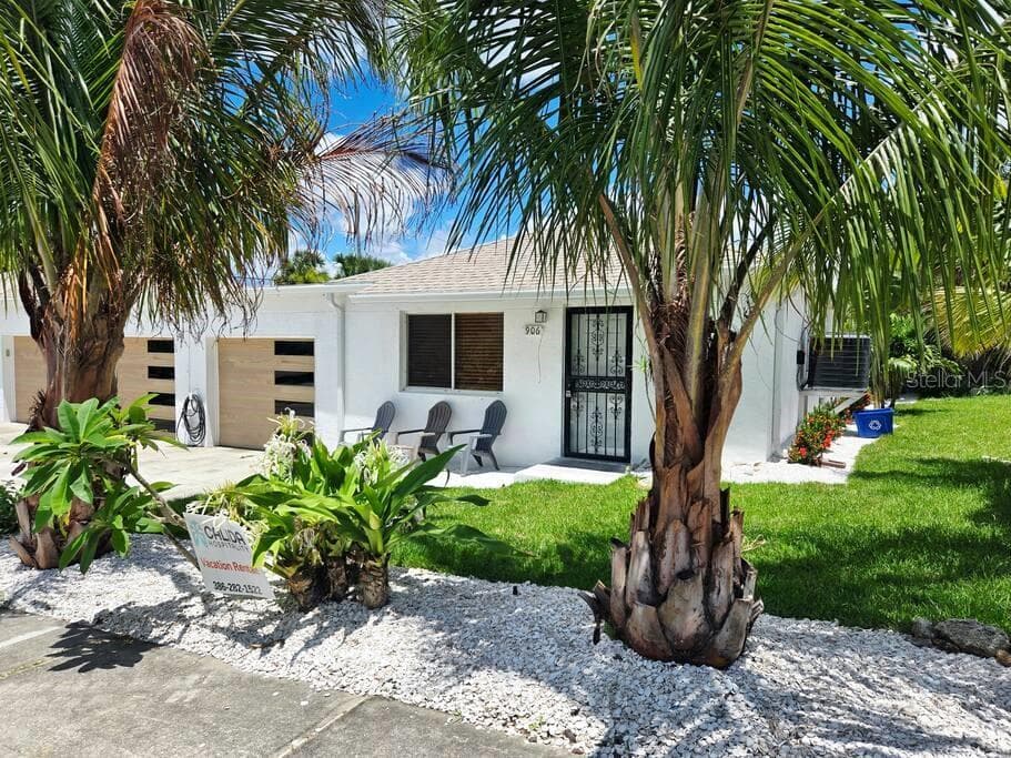 906 E 11TH AVENUE NEW SMYRNA BEACH, FL 32169