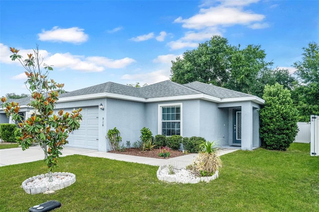 916 ORLEANS DRIVE EAGLE LAKE, FL 33839