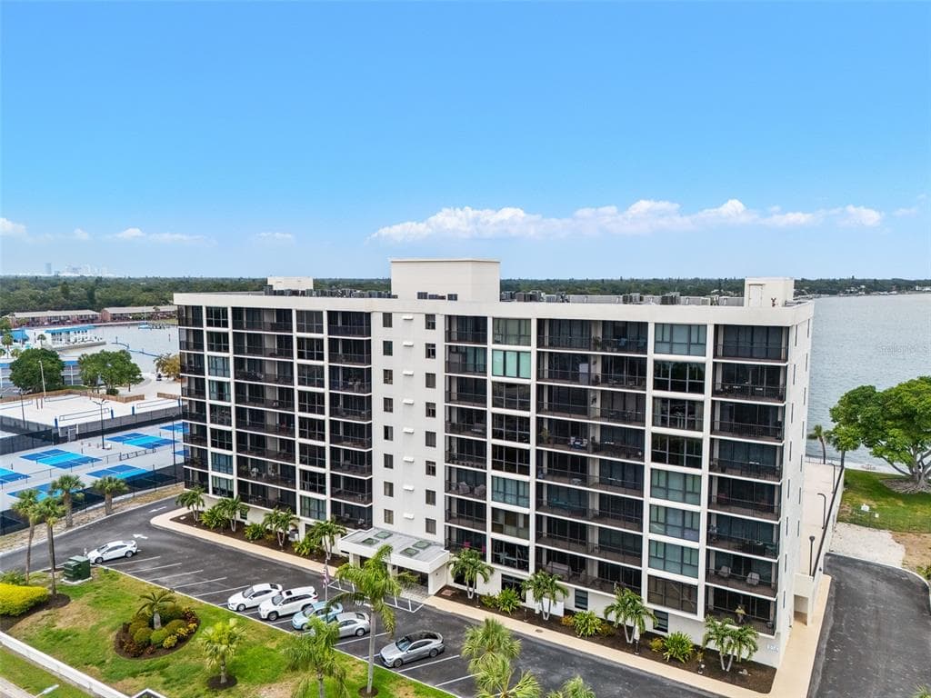 7100 SUNSHINE SKYWAY LANE S UNIT 701 ST PETERSBURG, FL 33711