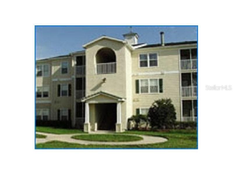 18436 BRIDLE CLUB DRIVE UNIT 13 TAMPA, FL 33647