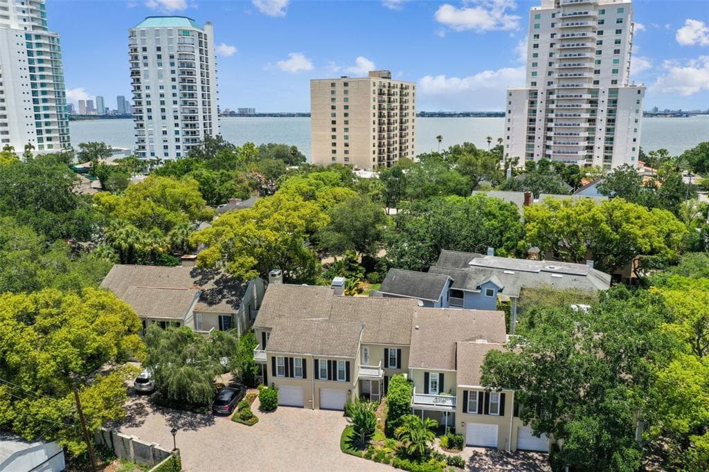 3530 VILLAGE WAY UNIT 3 TAMPA, FL 33629