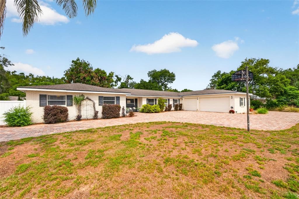 712 S OAKWOOD AVENUE BRANDON, FL 33511