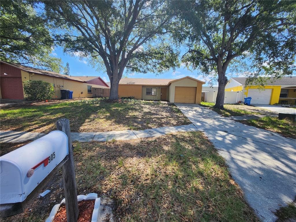 905 OLD FIELD DRIVE