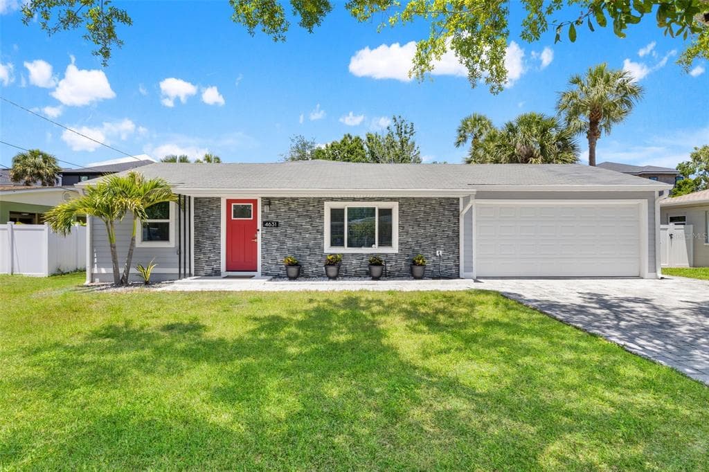 4631 W BAY VILLA AVENUE TAMPA, FL 33611