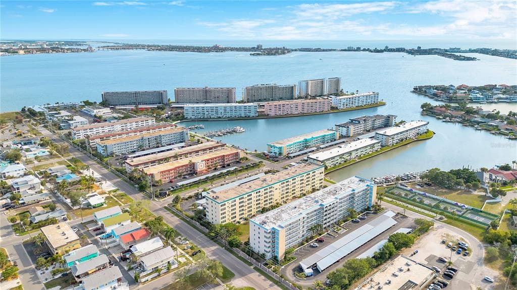 2960 59TH STREET S UNIT 405 GULFPORT, FL 33707