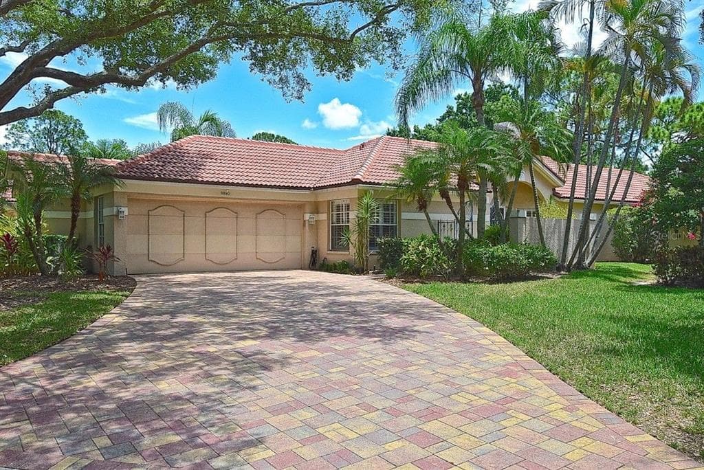 3890 LYNDHURST COURT SARASOTA, FL 34235