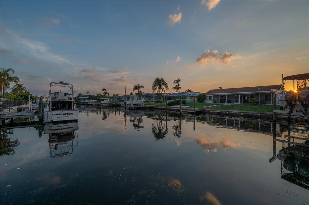 6322 COTTONWOOD LANE APOLLO BEACH, FL 33572