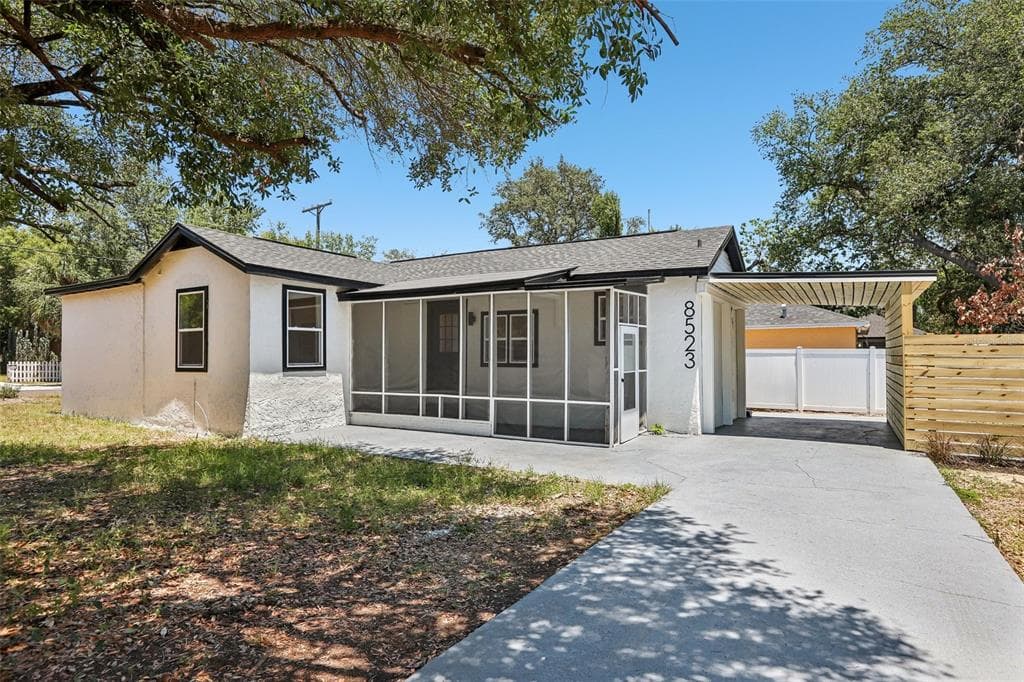 8523 N EDISON AVENUE TAMPA, FL 33604