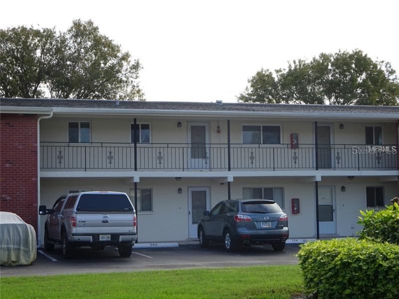 4570 OVERLOOK DR NE UNIT 283 ST PETERSBURG, FL 33703