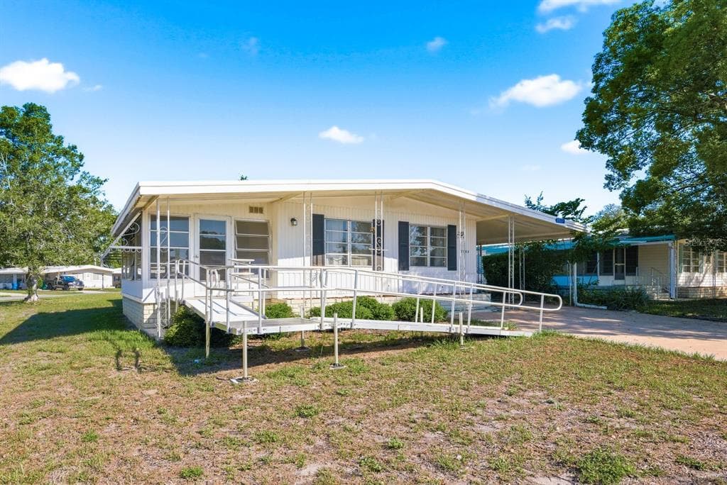 7557 FAIRLANE AVENUE BROOKSVILLE, FL 34613