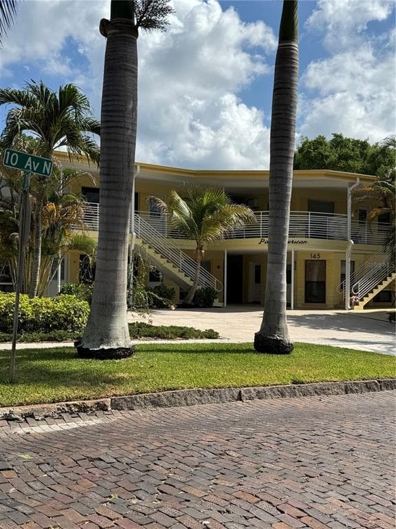 145 10TH AVENUE N UNIT 7 ST PETERSBURG, FL 33701