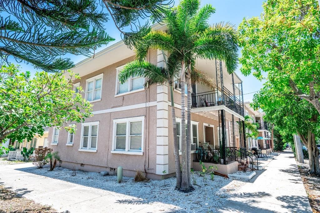 535 2ND STREET N UNIT 4 ST PETERSBURG, FL 33701