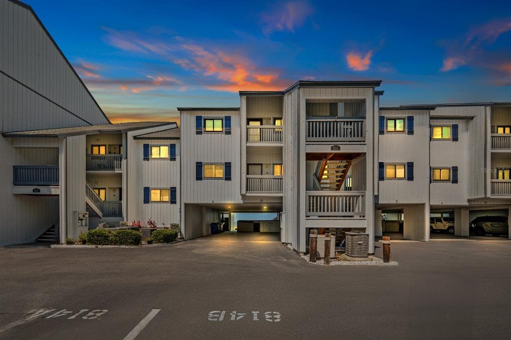816 BAHIA DEL SOL DRIVE UNIT 23 RUSKIN, FL 33570