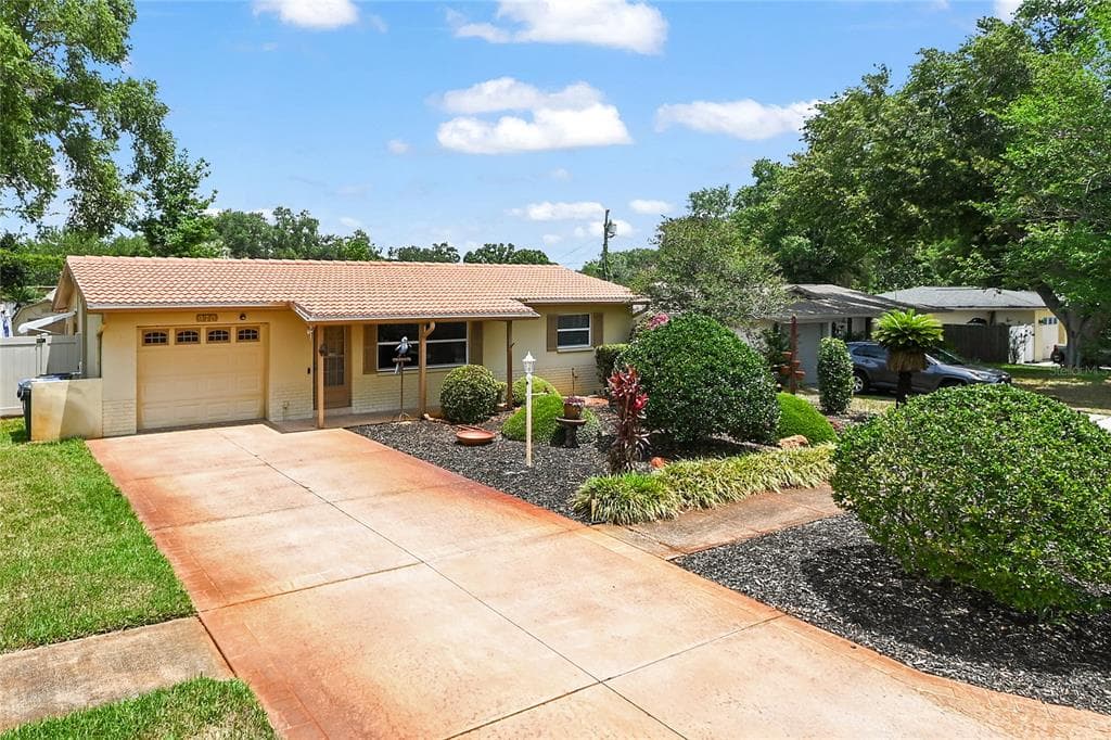 970 8TH AVENUE NE LARGO, FL 33770