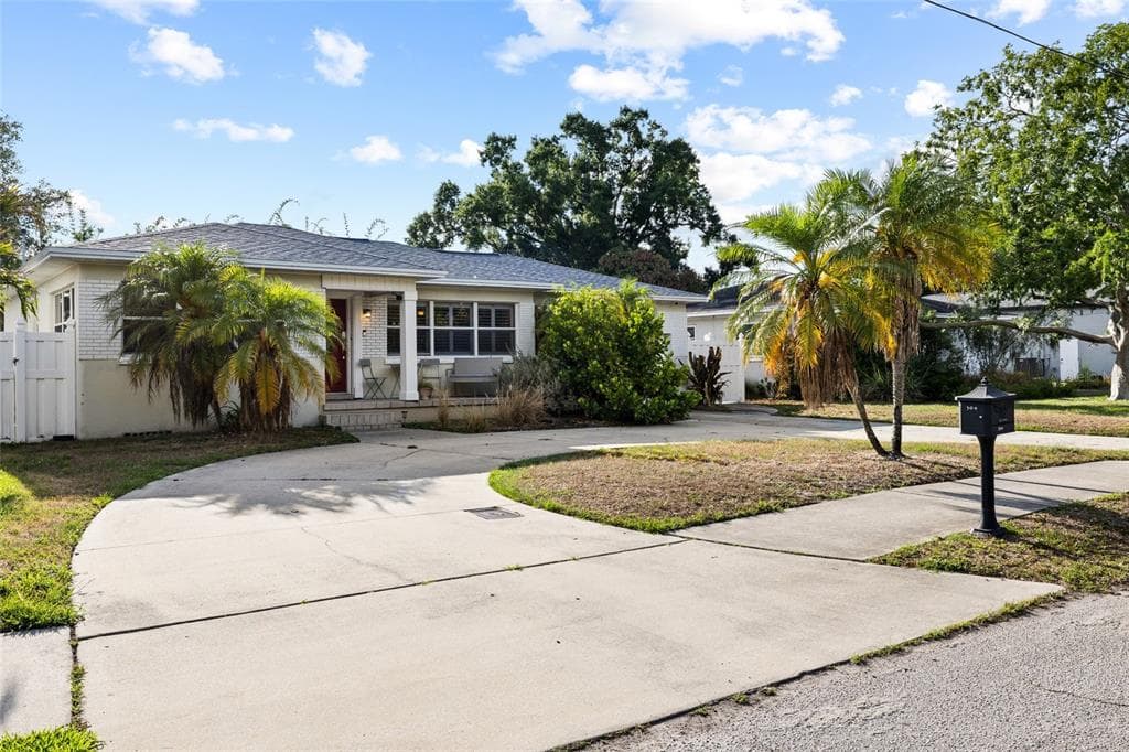 304 N MATANZAS AVENUE TAMPA, FL 33609