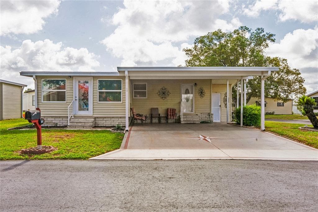 7136 VALOR STREET UNIT 325 ZEPHYRHILLS, FL 33541