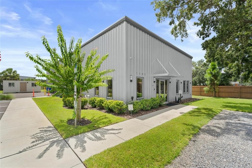 1102 S 82ND STREET TAMPA, FL 33619