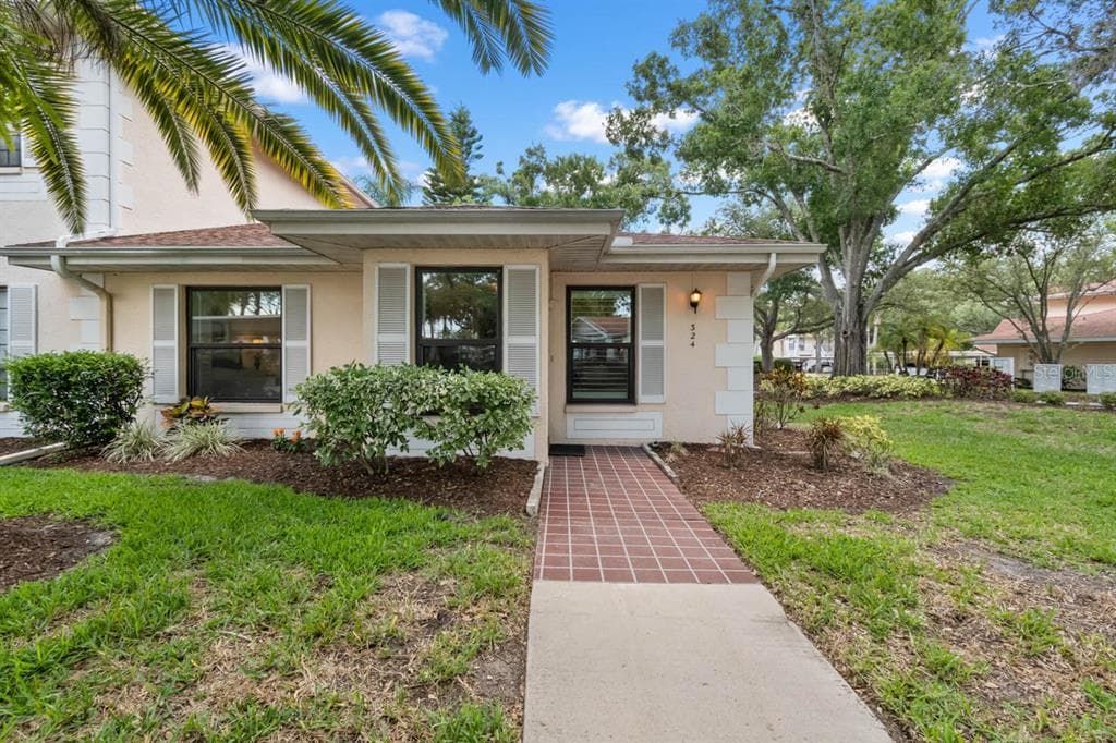 324 KELSEY WAY UNIT 4 SUN CITY CENTER, FL 33573