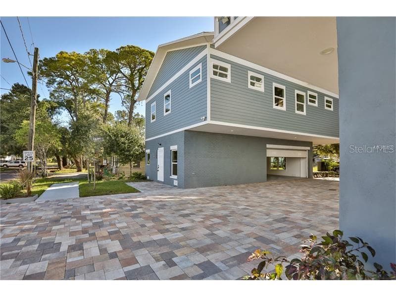 2204 GRANT STREET TAMPA, FL 33605