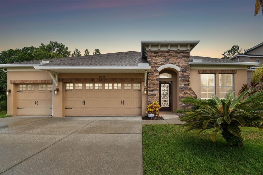 27806 AUTUMN BREEZE CIRCLE WESLEY CHAPEL, FL 33544