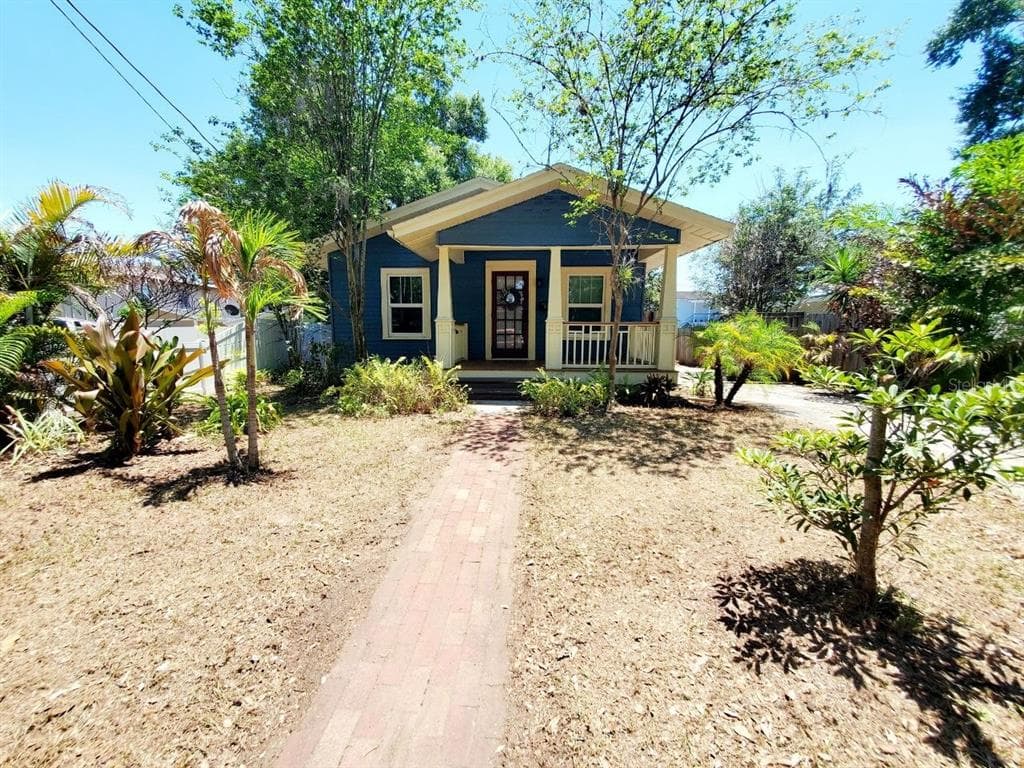 1215 E MOHAWK AVENUE TAMPA, FL 33604