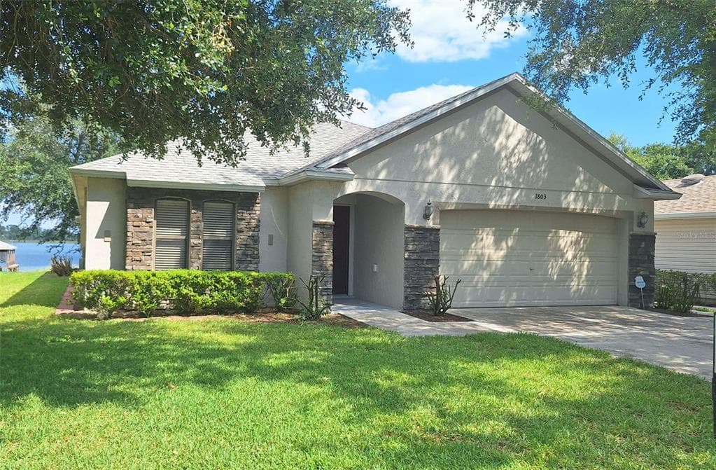 1803 LAKE VILLA DRIVE TAVARES, FL 32778