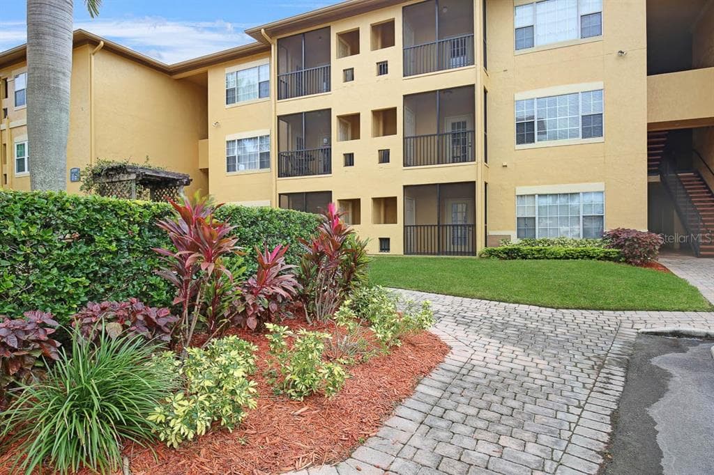 4311 BAYSIDE VILLAGE DRIVE UNIT 303 TAMPA, FL 33615