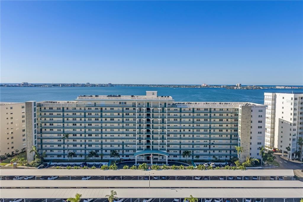 6020 SHORE BOULEVARD S UNIT 712 GULFPORT, FL 33707