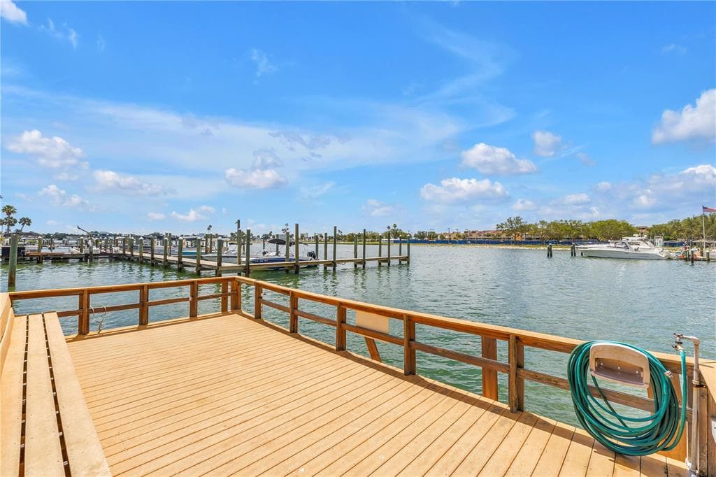 10375 PARADISE BOULEVARD UNIT 51 TREASURE ISLAND, FL 33706