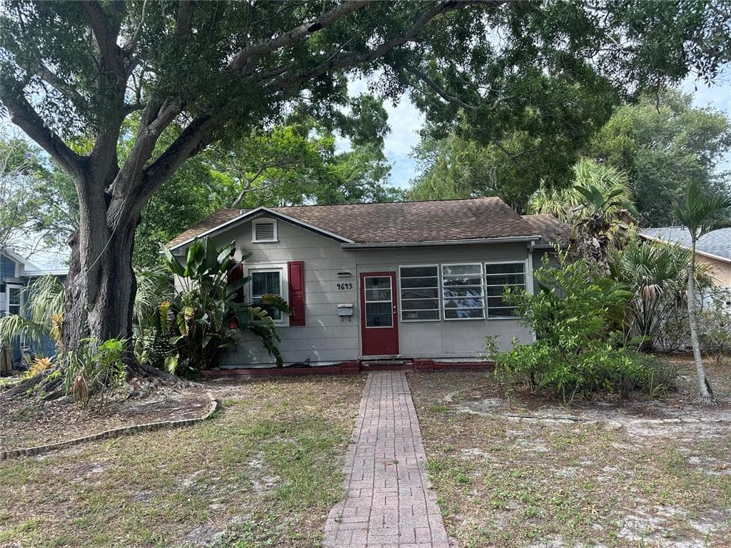 4645 IRIS ST N ST PETERSBURG, FL 33714