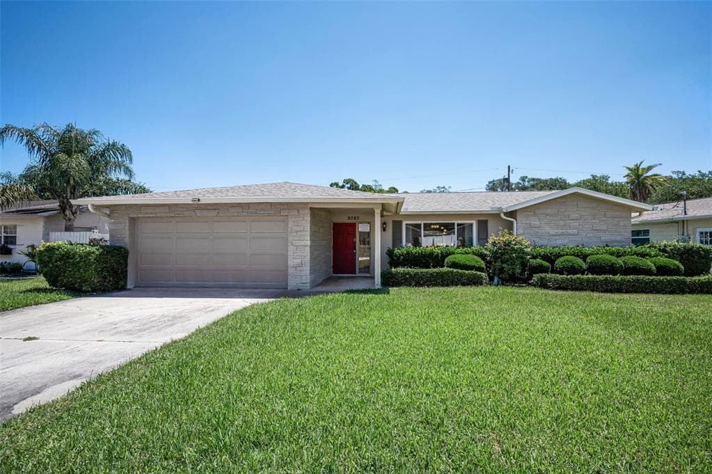 9083 BRIARWOOD DRIVE SEMINOLE, FL 33772