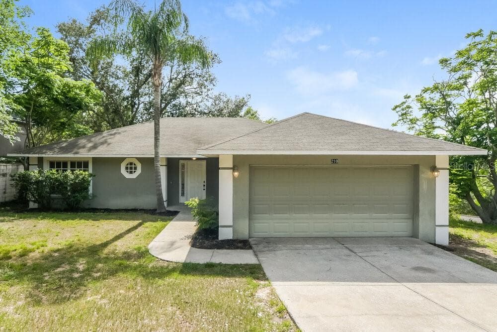 210 N BLOXAM AVENUE CLERMONT, FL 34711