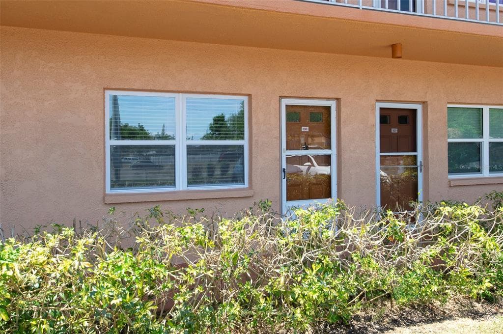 3740 58TH STREET N UNIT 106 ST PETERSBURG, FL 33710