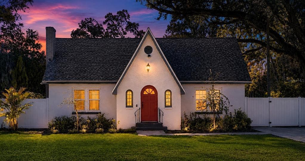 3104 W LAMBRIGHT STREET TAMPA, FL 33614