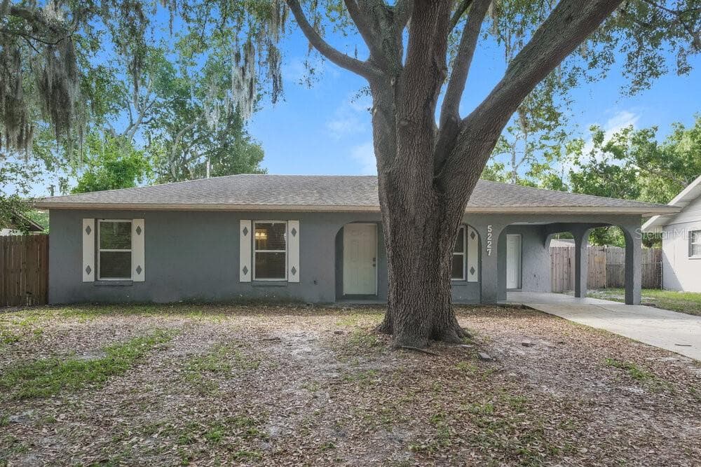5227 GRACE STREET E LAKELAND, FL 33810