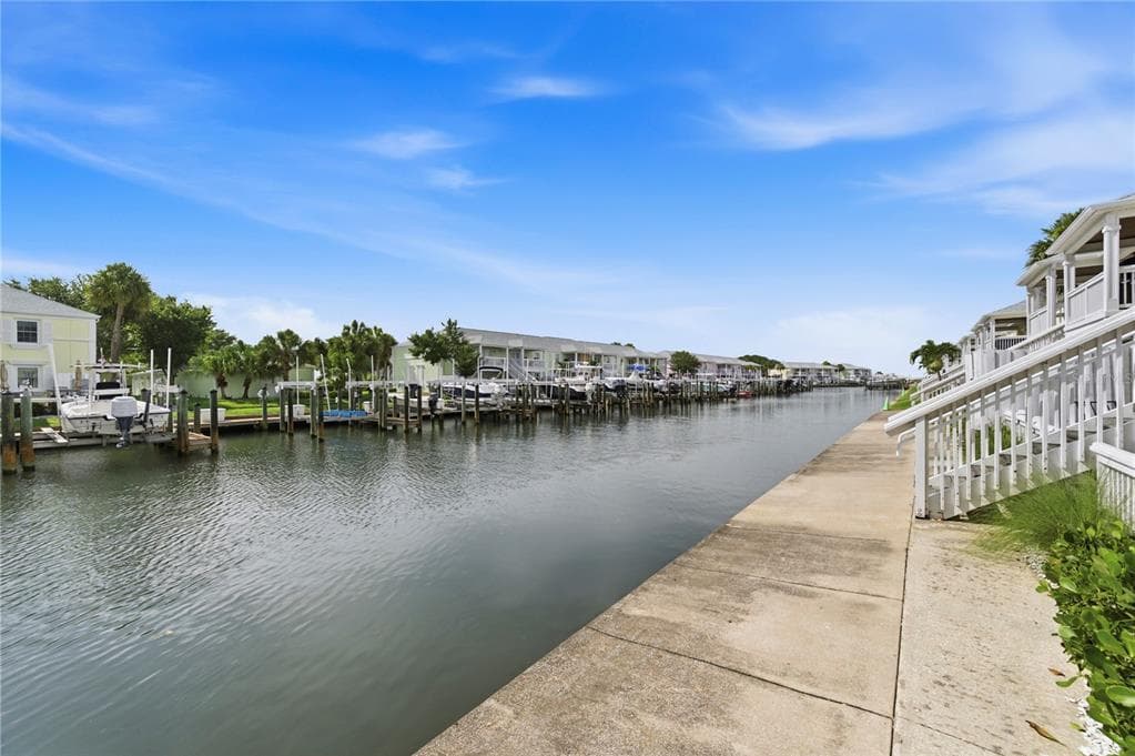 5070 BEACH DRIVE SE UNIT A ST PETERSBURG, FL 33705