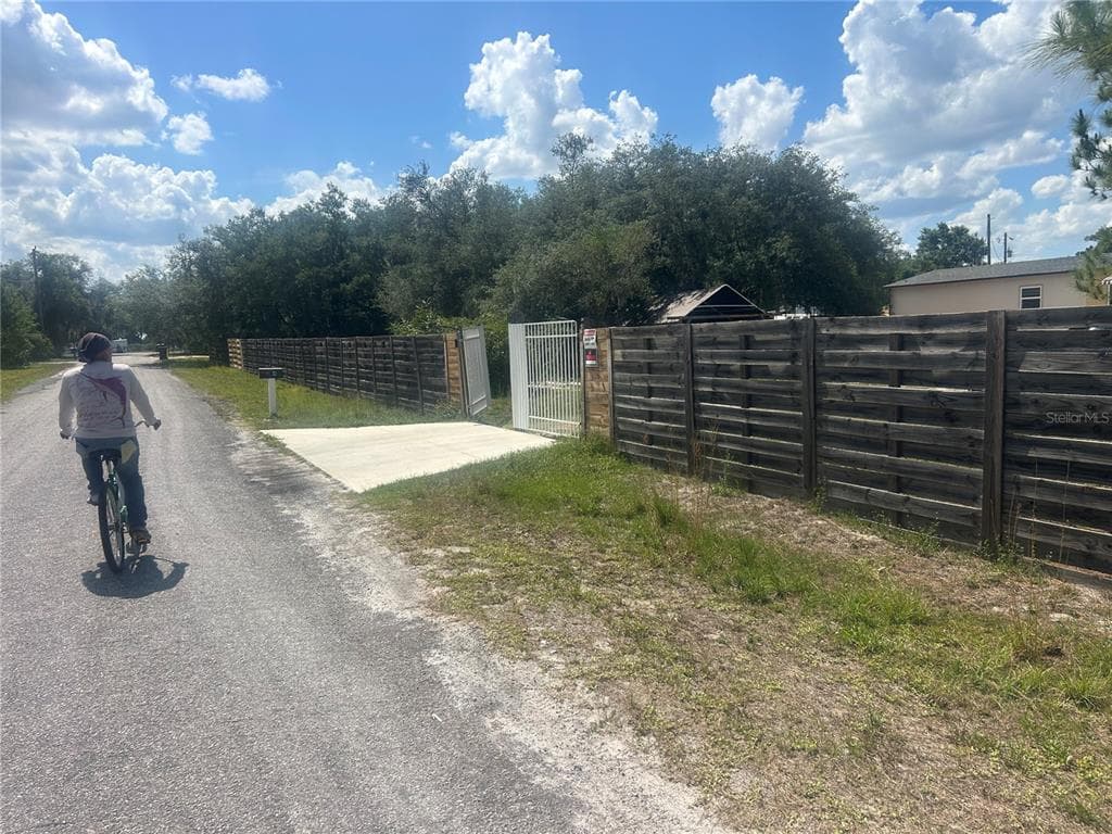 4 EDEN CEMETERY ROAD