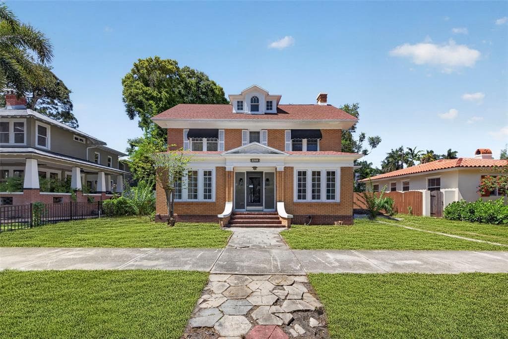 835 16TH AVENUE NE ST PETERSBURG, FL 33704