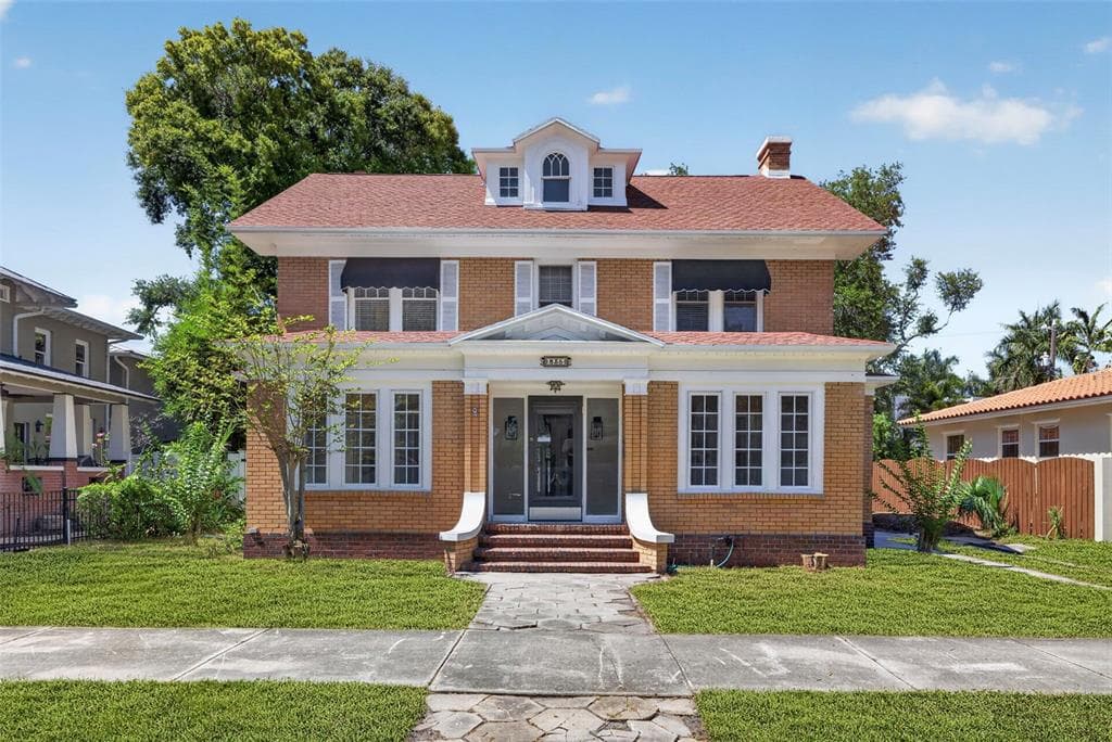 835 16TH AVENUE NE ST PETERSBURG, FL 33704