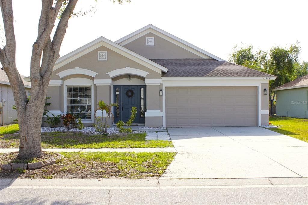 10228 HUNTERS HAVEN BOULEVARD RIVERVIEW, FL 33578