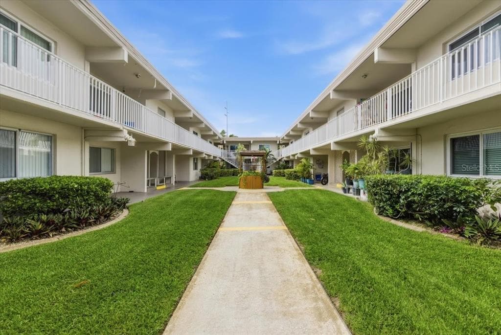 6700 1ST AVENUE S UNIT 211 ST PETERSBURG, FL 33707