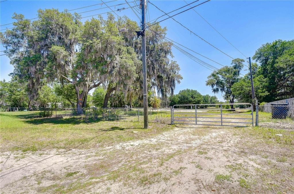 8706 MARY IVY DRIVE PLANT CITY, FL 33567