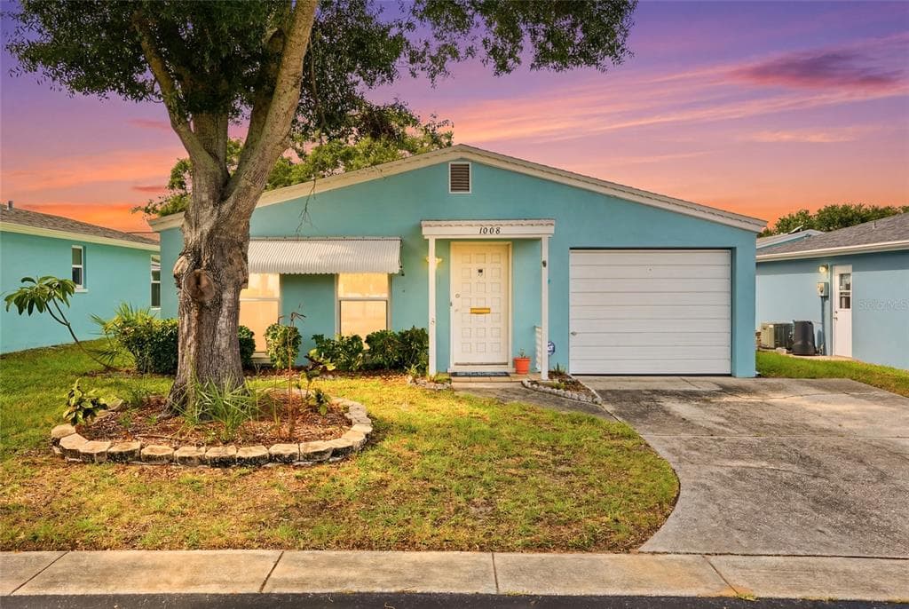 1008 HERON COURT