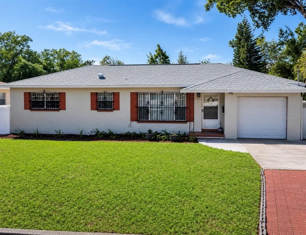 2102 MONTANA STREET ORLANDO, FL 32803